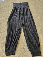 zwarte broek van basic equipment, maat s, Kleding | Dames, Zwart, Ophalen of Verzenden, Zo goed als nieuw, Basic equipment
