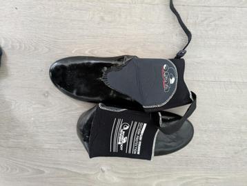 ATAN MISTRAL 3MM 44/45 surfschoenen beschikbaar voor biedingen