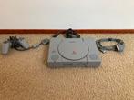 Playstation 1 met de beroemde audiofiele geluidsuitgang, Ophalen, Zo goed als nieuw, Met 1 controller