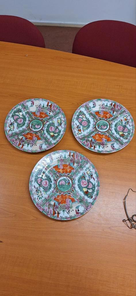 Chinees Canton Aardewerk Bord 19e eeuw, Antiek en Kunst, Antiek | Schalen, Ophalen of Verzenden