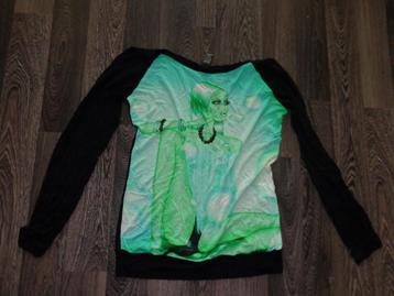 Prachtige dameslongsleeve van custo ( one size )   beschikbaar voor biedingen