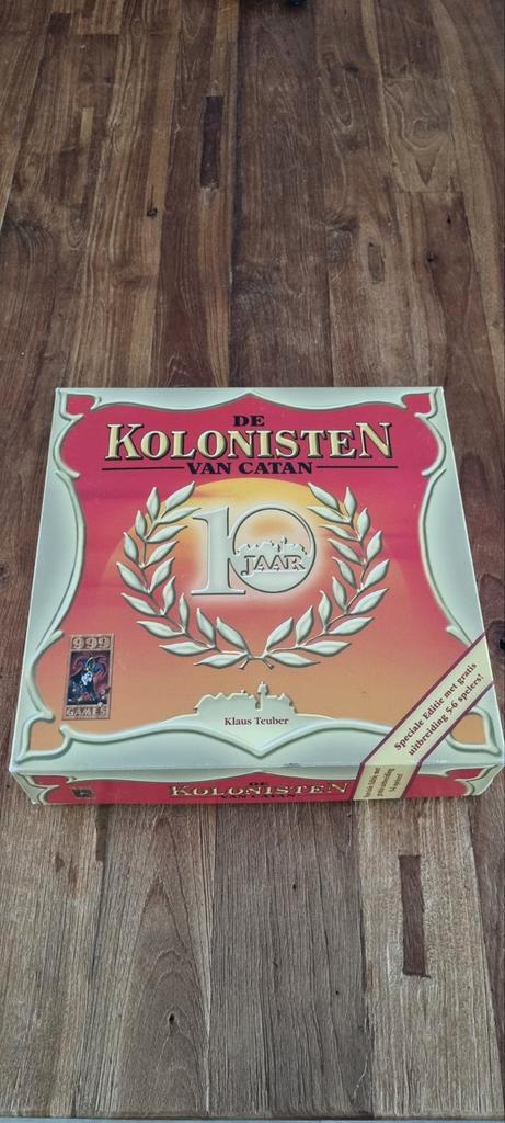 Kolonisten van Catan 10 Jaar Jubileum Editie, Hobby en Vrije tijd, Gezelschapsspellen | Bordspellen, Zo goed als nieuw, Drie of vier spelers