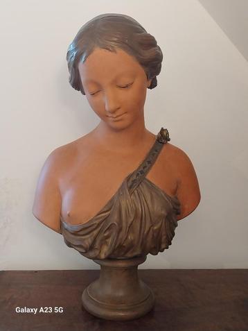 Groot terracotta borstbeeld Diana de jager gesigneerd  beschikbaar voor biedingen