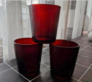 Drie Glazen Arcoroc Rood beschikbaar voor biedingen