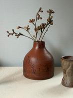 Vintage ceramic terrakleurig & zwart vaas Japandi stijl, Overige kleuren, Aardewerk of Porselein, Ophalen of Verzenden, Zo goed als nieuw