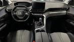 Peugeot 5008 1.2 PureTech Blue Lease Allure TREKHAAK CAMERA, Auto's, Peugeot, Voorwielaandrijving, Gebruikt, 1199 cc, Zwart