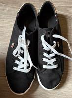 Zeer mooie tommy hilfiger sneakers mt 40, Ophalen of Verzenden, Zo goed als nieuw, Sneakers of Gympen