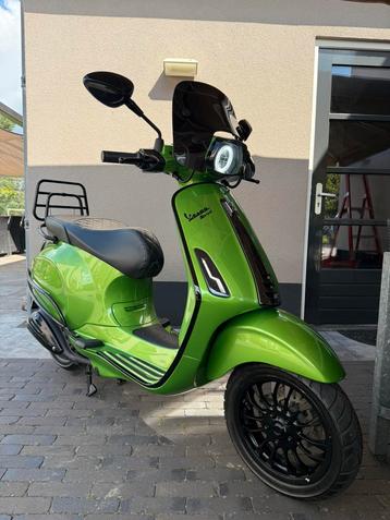 ⭐️Vespa sprint 4t Brom full option Custom Schadevrij!!⭐️ beschikbaar voor biedingen