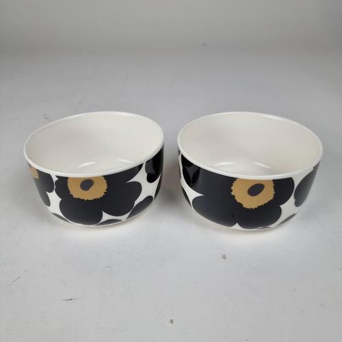 Marimekko Unikko kom wit zwart goud 5dl (2 stuks), Huis en Inrichting, Keuken | Servies, Nieuw, Kom(men), Overige stijlen, Keramiek