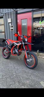 Beta RR50 Track E5+ Zwart/Rood 2025!, Fietsen en Brommers, Brommers | Overige merken, Ophalen, 6 versnellingen, Maximaal 45 km/u