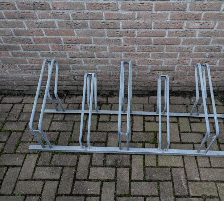 Diverse Fietsenrek fietsrek fietsenrekken fietsenstalling, Fietsen en Brommers, Fietsaccessoires | Fietsenrekken, Zo goed als nieuw