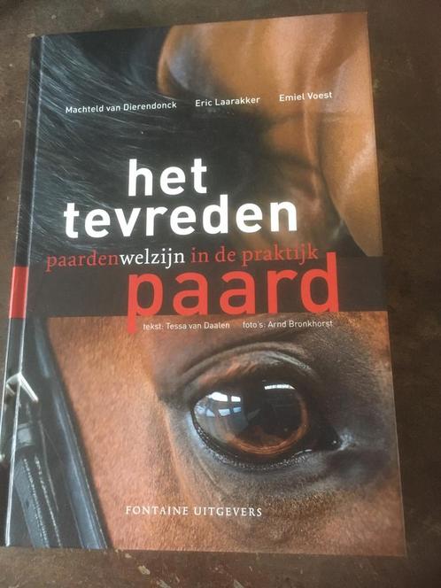 Eric Laarakker - Het tevreden paard, Boeken, Sportboeken, Zo goed als nieuw, Overige sporten, Ophalen of Verzenden