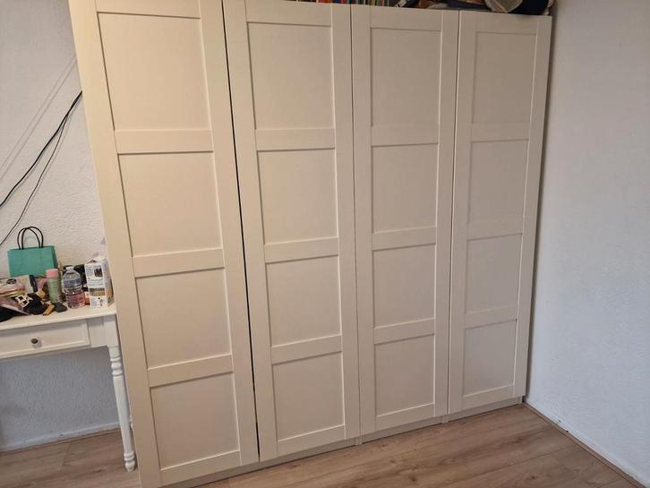 Grote witte kledingkast, Huis en Inrichting, Kasten | Kledingkasten, Zo goed als nieuw, 200 cm of meer, 200 cm of meer, 50 tot 75 cm