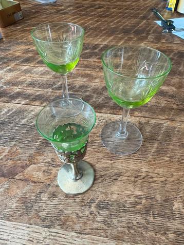3x uraniumglas beschikbaar voor biedingen