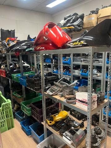 Piaggio en gilera onderdelen te koop ! beschikbaar voor biedingen