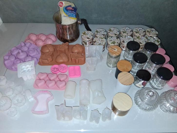DIY Kaarsen Maken Set - Mallen, Potjes, Smeltpan, Hobby en Vrije tijd, Knutselen, Gebruikt, Materiaal, Ophalen of Verzenden