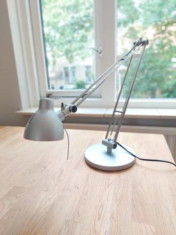 bureaulamp beschikbaar voor biedingen