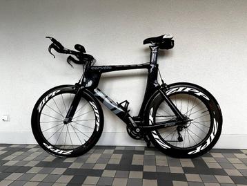 Cervélo P2 Triathlonfiets + Zipp Wheels + Thule Koffer beschikbaar voor biedingen
