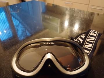 Skibril Sinner beschikbaar voor biedingen