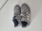 mooie weinig gedragen Adidas schoenen sneakers maat 33, Adidas, Jongen of Meisje, Schoenen, Ophalen of Verzenden