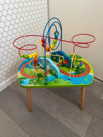 Activiteitentafel Hape beschikbaar voor biedingen