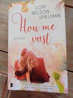 Lori Nelson Spielman, Hou me vast, Boeken, Ophalen of Verzenden, Zo goed als nieuw