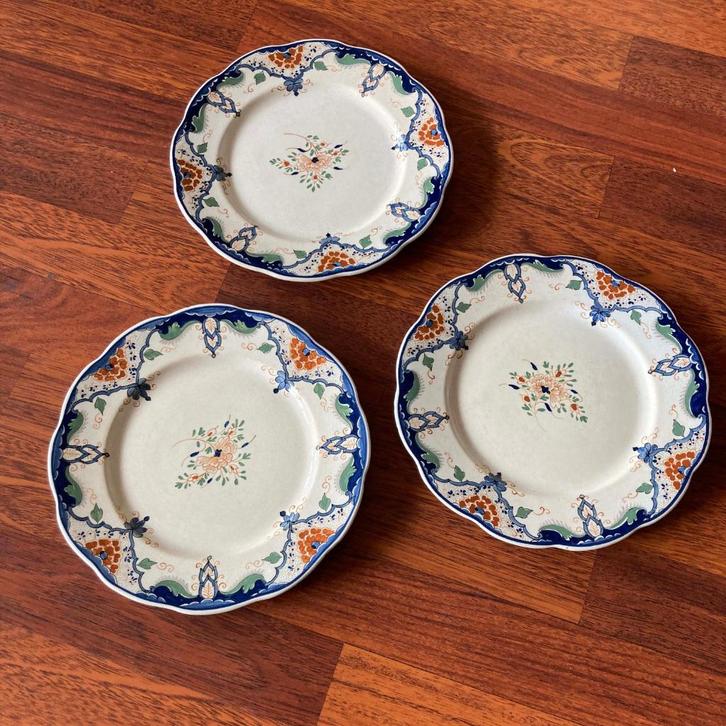 Makkum 6015 aardewerk 3 borden diameter 23 cm, Antiek en Kunst, Antiek | Servies los, Ophalen of Verzenden
