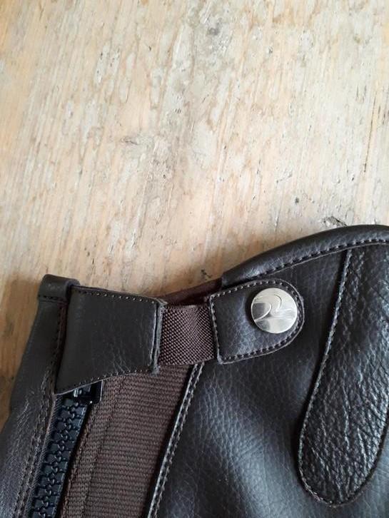 BUSSE chaps donkerbruin leder bruin  maat LL nieuw, Dieren en Toebehoren, Paardrijkleding, Nieuw, Overige typen, Overige soorten