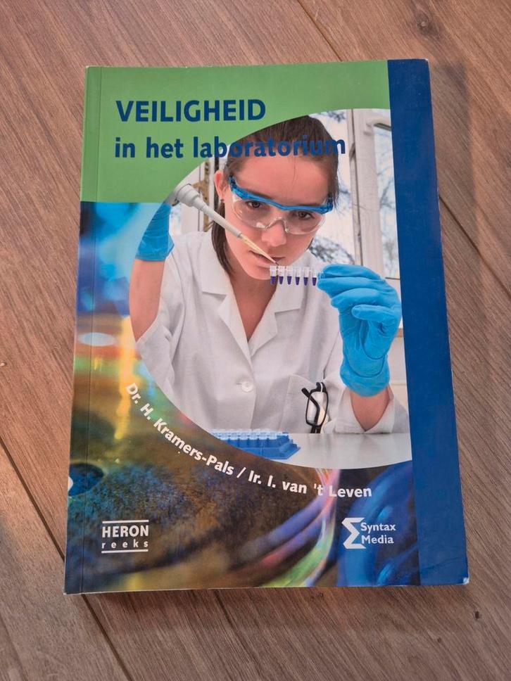 Veiligheid in het laboratorium - Handboek, Boeken, Schoolboeken, Gelezen, Overige vakken, Overige niveaus, Ophalen