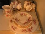 ROYAL ALBERT lAVENDLE ROSE SERVIESGOED, Ophalen of Verzenden, Nieuw, Kop en/of schotel