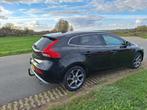 Volvo V40 1.6 D2 115PK 2014 Zwart (type Ocean Race), Auto's, Voorwielaandrijving, 4 cilinders, Zwart, Leder