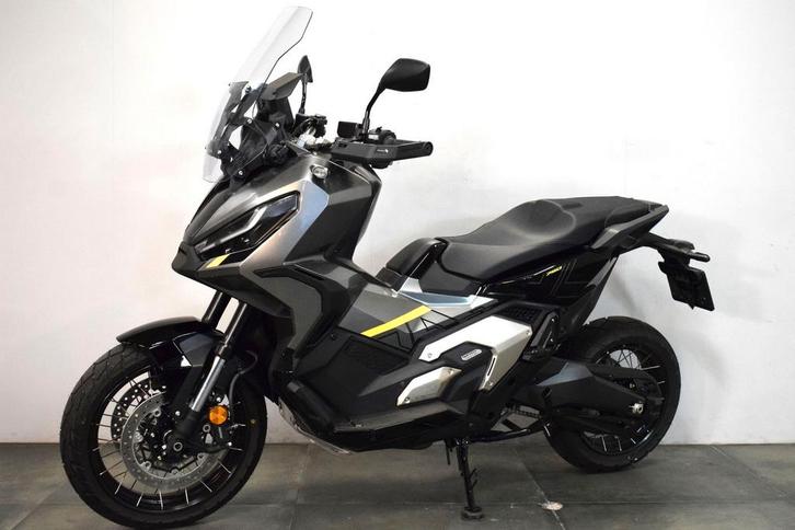 HONDA X-ADV (bj 2024 model 2025) ABS Akrapovic, Motoren, Motoren | Honda, Bedrijf, Scooter, meer dan 35 kW, 2 cilinders, Motorrijbewijs A