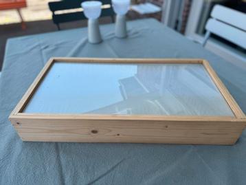 Vintage Lichtbak met Houten Frame beschikbaar voor biedingen