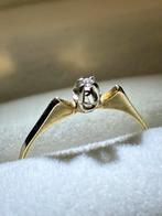14 krt gouden ring met briljantje, 19 tot 20, Ophalen of Verzenden, Zo goed als nieuw, Met edelsteen