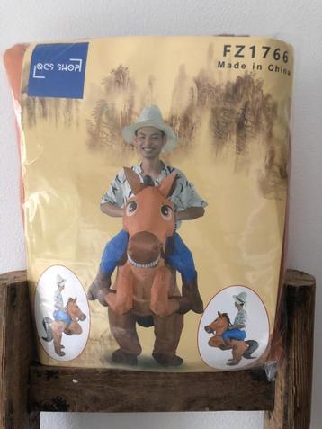 Opblaasbare cowboy pak beschikbaar voor biedingen
