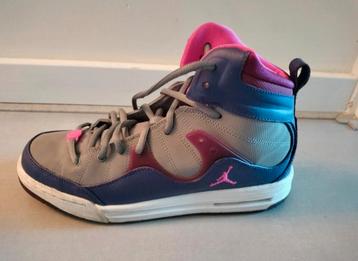 Nieuwe Jordan Flight TR 97 GS 'Electric Purple Pink' beschikbaar voor biedingen