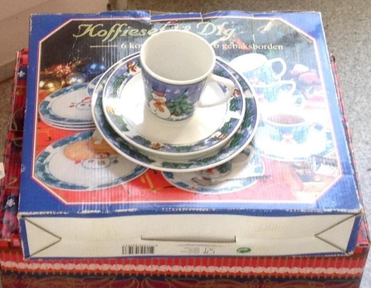 kerst servies - koffie servies voor 6 pers., Huis en Inrichting, Keuken | Servies, Zo goed als nieuw, Overige typen, Overige stijlen