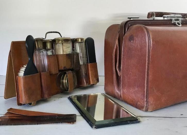 Antieke Franse leren tas dokterstas met toilettas, Antiek en Kunst, Curiosa en Brocante, Ophalen of Verzenden