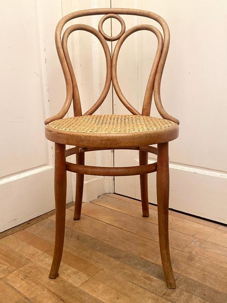 Zeldzame No.19 Thonet ‘Engelen’ bentwoodstoel (1880), Huis en Inrichting, Stoelen, Gebruikt, Eén, Hout, Riet of Rotan, Bruin, Ophalen