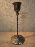 Kandelaar met gedraaide voet, Antiek en Kunst, Antiek | Kandelaars, Ophalen of Verzenden, Overige materialen