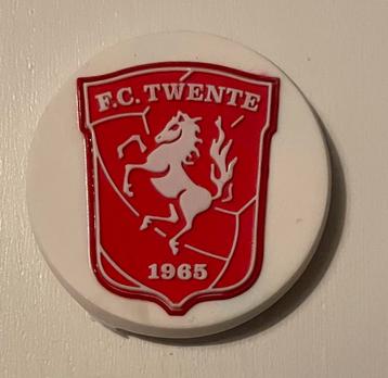 FC Twente magneet voor de fan! van gummi 3D rond beschikbaar voor biedingen