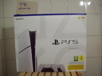 Nieuw: PS5 Slim, 2 controllers, Discstation (PlayStation 5) beschikbaar voor biedingen