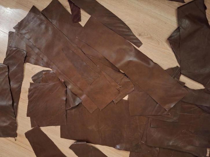 Partij leren stukken, Hobby en Vrije tijd, Stoffen en Lappen, Leer of Kunstleer, 30 tot 120 cm, 30 tot 200 cm, Ophalen of Verzenden