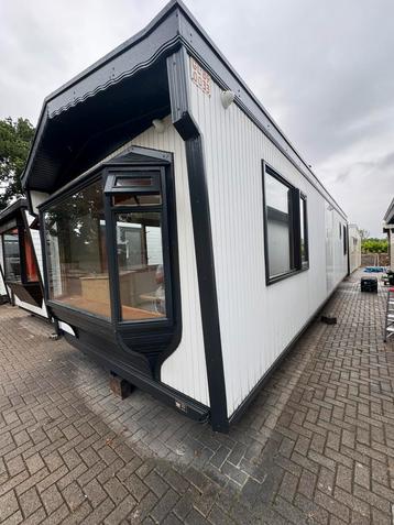 Donkervoort chalet te koop 11.00m x 3.90m beschikbaar voor biedingen