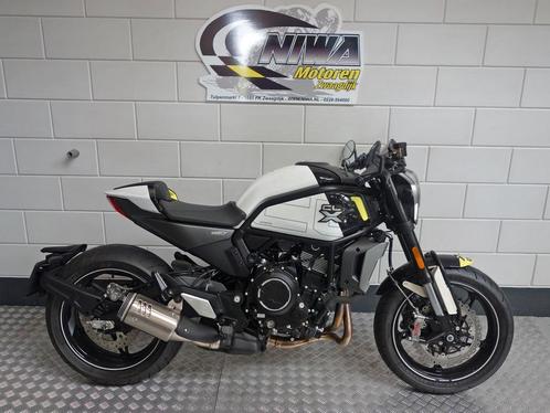 CFMOTO 700 CL-X SPORT (bj 2022), Motoren, Motoren | Overige merken, Bedrijf, Naked bike, meer dan 35 kW, 2 cilinders