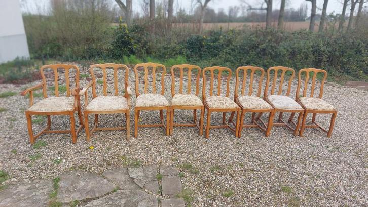 8 antieke stoelen massief hout 6 gewone 2 met armleuning, Antiek en Kunst, Antiek | Meubels | Stoelen en Banken, Ophalen of Verzenden