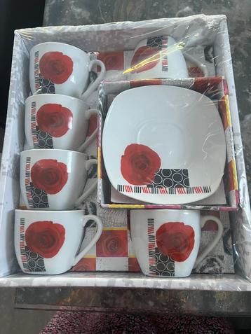 6-delige espressoset met schotels – Nieuw in doos beschikbaar voor biedingen