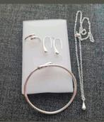 Set zilveren sieraden druppelvormig. Nieuw, Ophalen of Verzenden, Nieuw, Zilver, Zilver