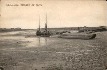 Bergen op Zoom Schelde dijk  met drooggevallen schepen 1915 beschikbaar voor biedingen