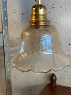 Vintage Frans glazen lamp kapje, Huis en Inrichting, Lampen | Lampenkappen, Ophalen of Verzenden, Zo goed als nieuw, Crème, Overige vormen